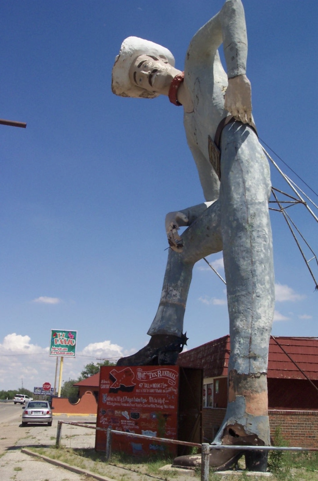 American Statues & Monuments That Can Only Exist Here